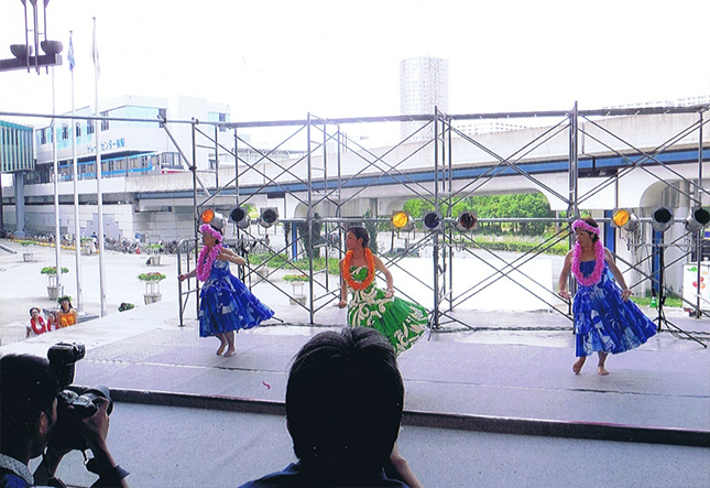 �t���_���X����